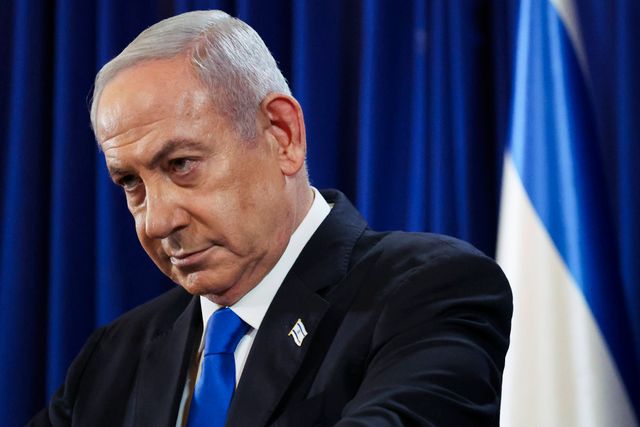 Israeli PM takes stand in corruption trial