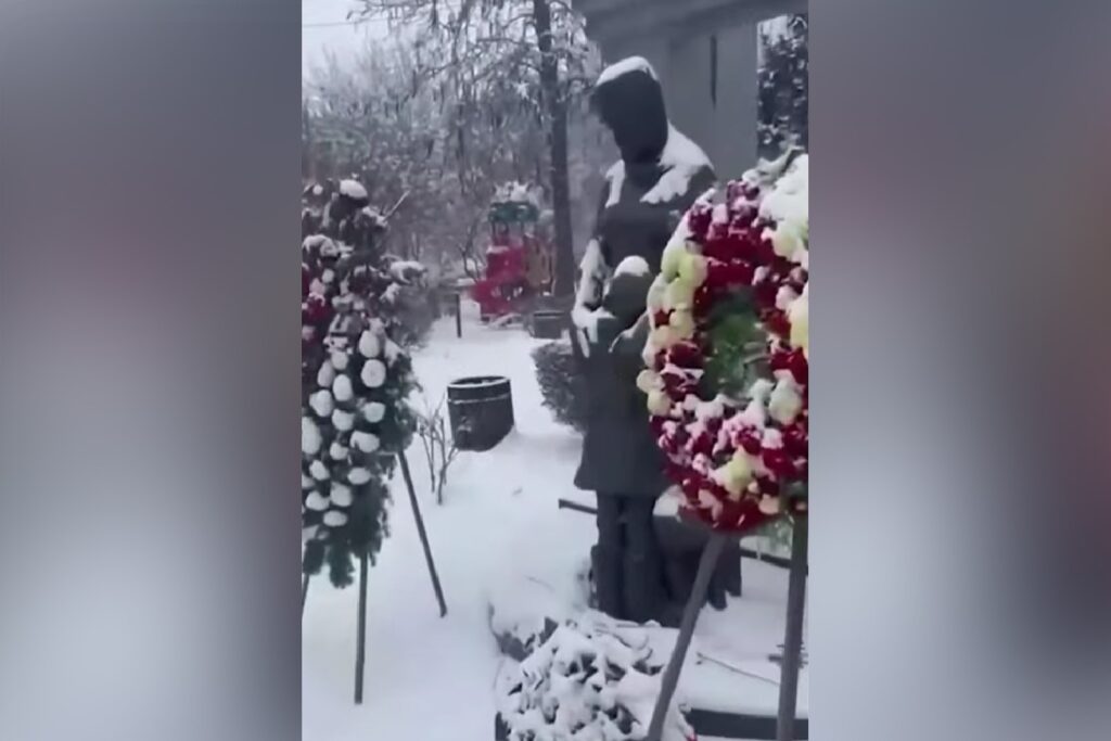 Armenia detains a man for desecrating a pro-Russian memorial