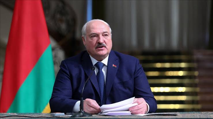 Belarus leader Lukashenko pardons 30 convicted protesters