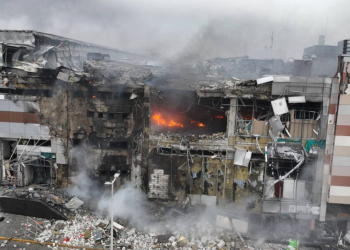Dozens killed as Russia fires ballistic missiles at northeastern Ukraine