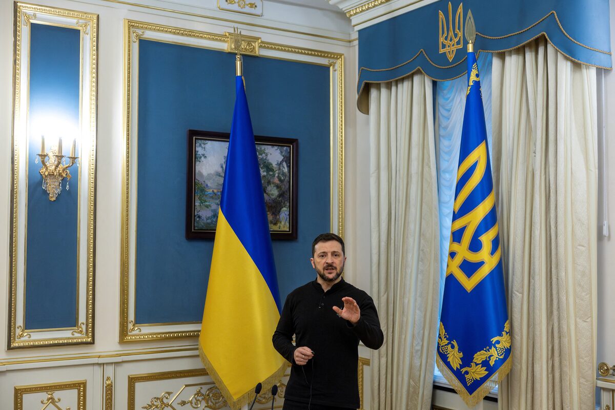 Zelenskiy threatens Russia with long-range missile attacks