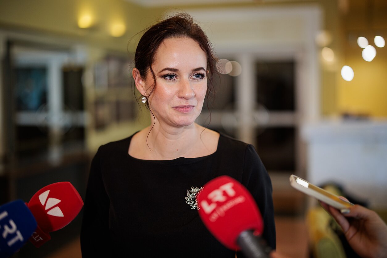 Lithuania to permanently close border with Belarus after balloon sightings