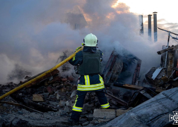 Massive Russian airstrikes injure 20 people trigger power outage across Kyiv