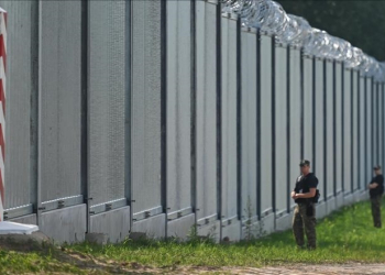 Polish border guards detain dozens of illegal migrants crossing tunnel under Belarus border