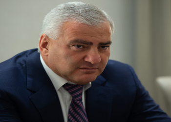 Russian-Armenian billionaire announces candidacy for prime minister despite being ineligible