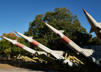 Ukrainian forces pound key Russian air defence system, command post