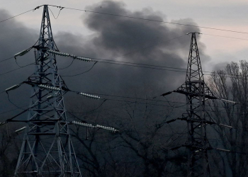 Russia launches massive attack on Ukraine’s power grid